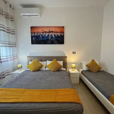 Casa Duca D'aosta 3* Μέστρε